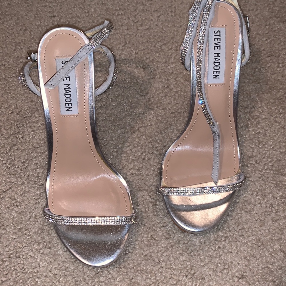 • Crystal ankle strap Steve Madden heels •